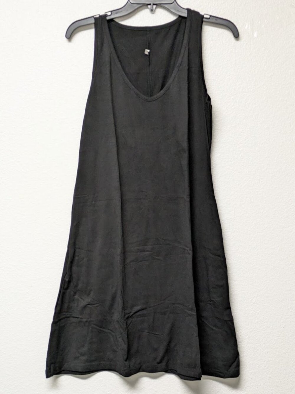 Women's Black Sleeveless V-Neck A-Line Midi Dress